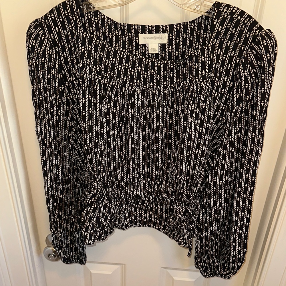Treasure & Bond Black and White Smocked-Hem Long Sleeve Blouse